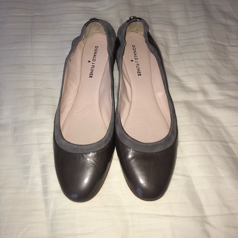 Gray Flats/Gray Shoes Gem